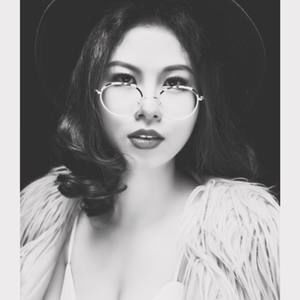 Meet your Posher, Lydia